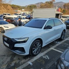 AUDI Q8 55 TFSI QUATRO
